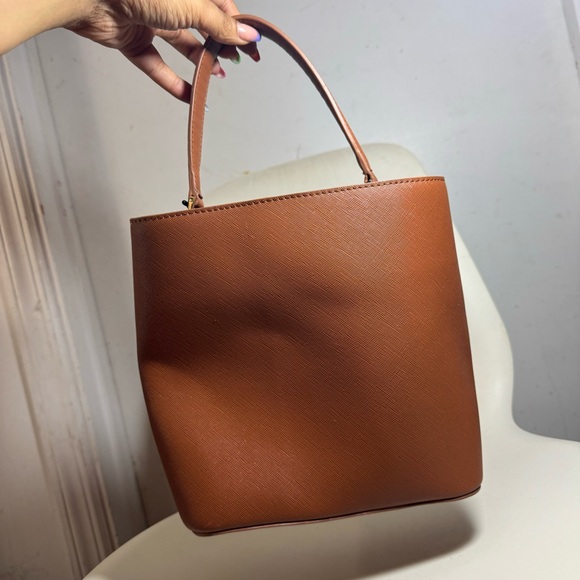 Forever21 Bucket like cross body bag - Picture 8 of 9